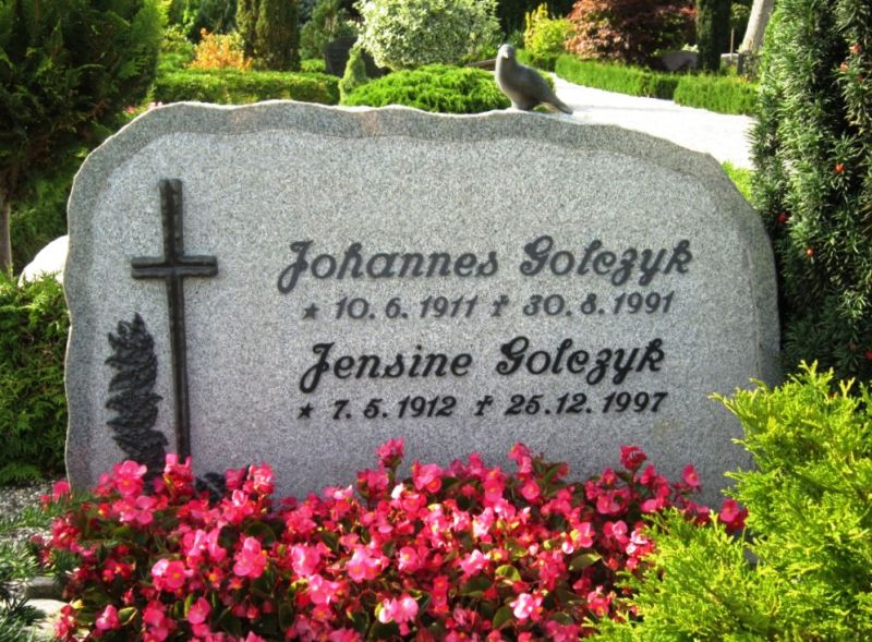 Jensine Golezyk  .JPG